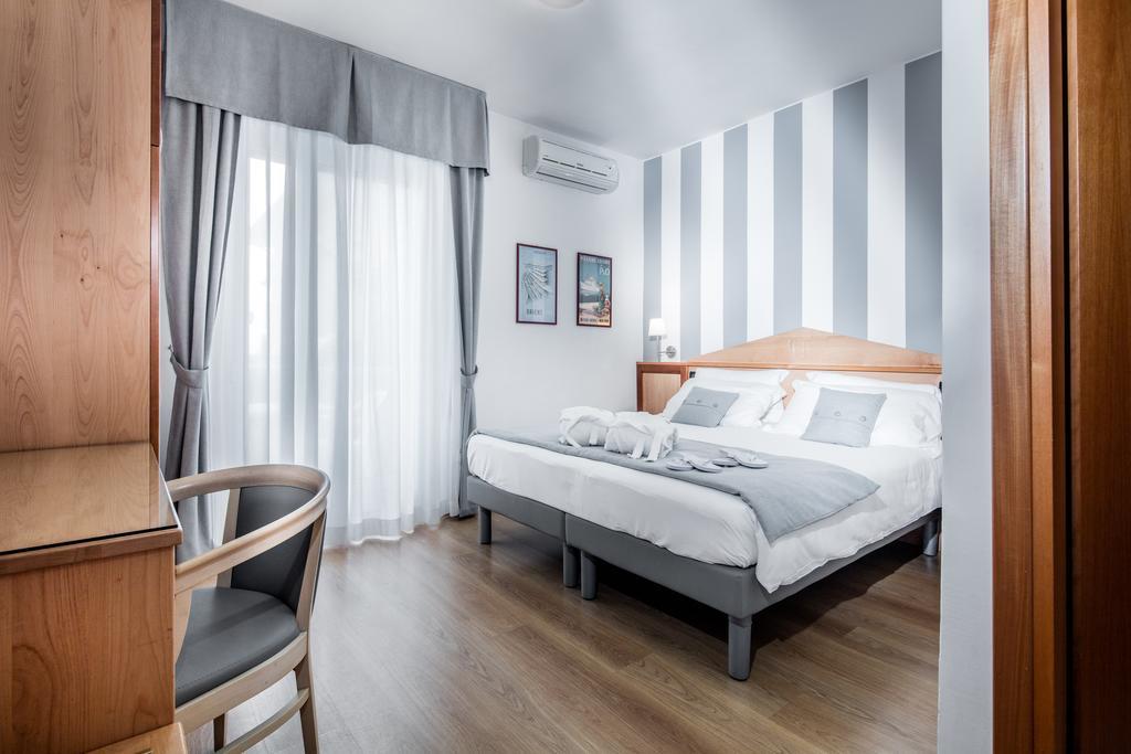 Hotel Bellavista Lignano Sabbiadoro Ngoại thất bức ảnh